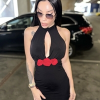 ЧЕРНА РОКЛЯ С ЦВЕТЯ