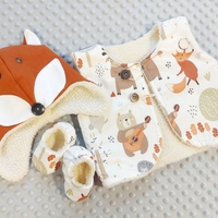 Детски комплект с елече, шапка и пантофки Лисан