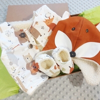 Детски комплект с елече, шапка и пантофки Лисан