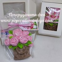 Керамична  КОШНИЧКА С ЦВЕТЯ  с  магнит