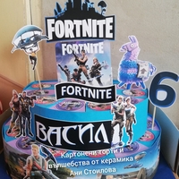 Картонена торта Фортнайт 3 / FORTNITE