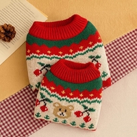 Коледен пуловер на мечета и черешки за кучета и котки