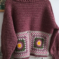 Уникална Ръчно Плетена Жилетка с Бабини Квадрати-Модел 