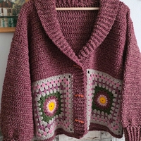 Уникална Ръчно Плетена Жилетка с Бабини Квадрати-Модел 