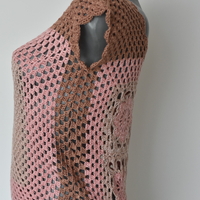 Hand-knitted openwork blouse with floral motifs - Boho Chic Elegance