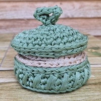 Елегантна Плетена Кутия с Капак-Организация с Душа и Стил!