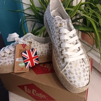Дамски текстилни кецове със златна бродерия на Lee Cooper