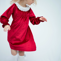 Кадифена рокля в червено