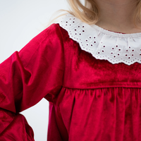 Кадифена рокля в червено