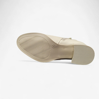 Дамски елегантни боти на ток в бежово B4162-2 beige