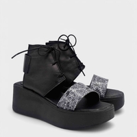 Дамски Сандали на Платформа 22258-1457 Nero – Черни, Естествена Кожа, Флорален Дизайн
