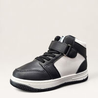 Високи детски кецове в черно и бяло с лепенка P693 black/white