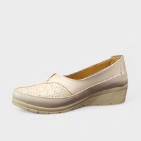 Дамски обувки с лека платформа в бежов цвят 1825 beige