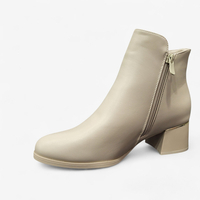 Дамски елегантни боти на ток в бежово B4162-2 beige