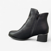 Дамски елегантни боти на ток в черно B4162-1 black