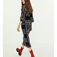 Knit midi skirt with geometric pattern