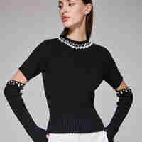 Knit blouse with pearls