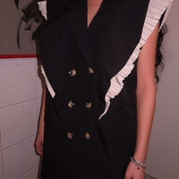 Nera vest