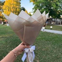 Букет  аранжировка с пера