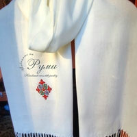 Шал с ръчно бродирана елбетица
