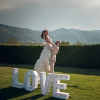 Светещ надпис LOVE