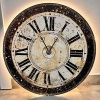 Светеща фигура часовник