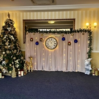 Светеща фигура часовник