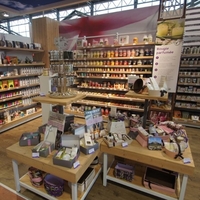 Оборудване за градински центрове и търговски обекти