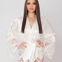 Angela robe