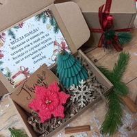 Коледна кутия елхичка и снежинка вариант 4