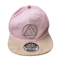 Дамска шапка с козирка SNAPBACK