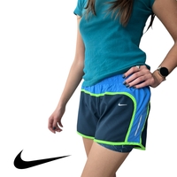 Дамски къси спортни панталони NIKE