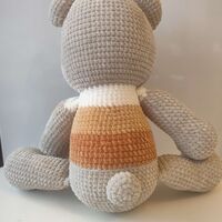 Плюшено ръчно плетено мече „Honey Teddy“ – 50 см