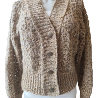 Ръчно плетена жилетка