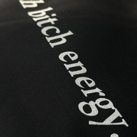 Тениска с надпис RITCH BITCH ENERGY