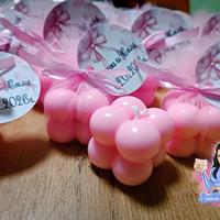 Подаръци за гости - бъбъл свещ в розово с опаковка и етикетче