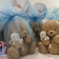 Подаръци за гости - мече със зайче в син тюл