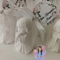 Подаръчета за гости - право ангелче в бял тюл с декорация кръстче