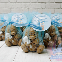 Подаръци за гости - мече със зайче в син тюл