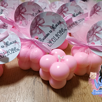 Подаръци за гости - бъбъл свещ в розово с опаковка и етикетче