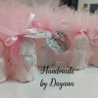 Подаръчета за гости - право ангелче в розов тюл с декорация кръстче