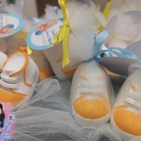 Подаръци за гости - обувка/буйка в жълто