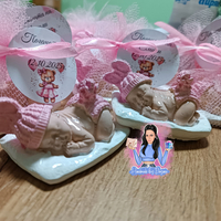 Подаръци за гости - бебе с възглавничка