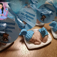 Подаръци за гости - бебе с възглавничка