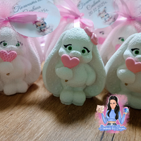 Подаръци за гости - зайче със сърце в розово