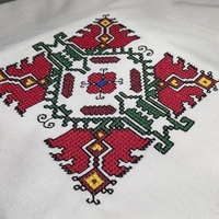 Тениска с шевица „Пазителка“