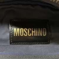 Moschino чанта за през кръста