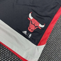Adidas Chicago Bulls M размер шорти