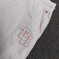 Tommy hilfiger анцуг L размер