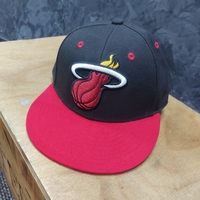 Adidas Miami Heat шапка